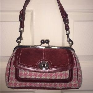 Vintage coach kiss lock handbag